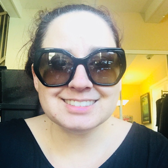 Prada sunglasses - Picture 6 of 8